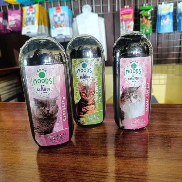 Moods Anti Bacterial and Anti Flee Cat Shampoo